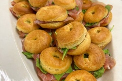 bagels crudo e rucola